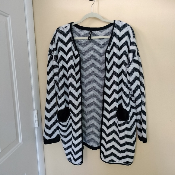 Jean Pascale open front knit black white Chevron cardigan M Office Travel - Picture 1 of 6